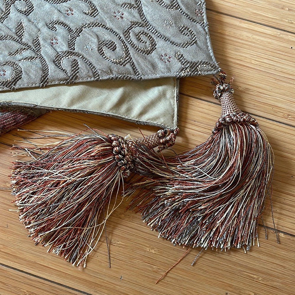 6ft table runner - Picture 3 of 3